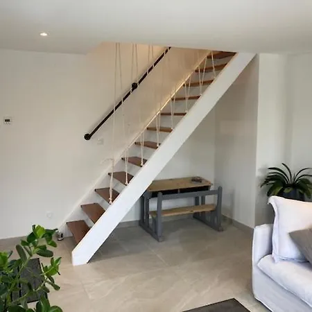 Deux Charmantes Maisons Proche De L'ocean. LʼAiguillon-sur-Vie